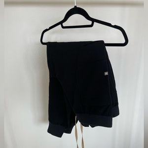 FIGS Black Nepal Scrub Pant